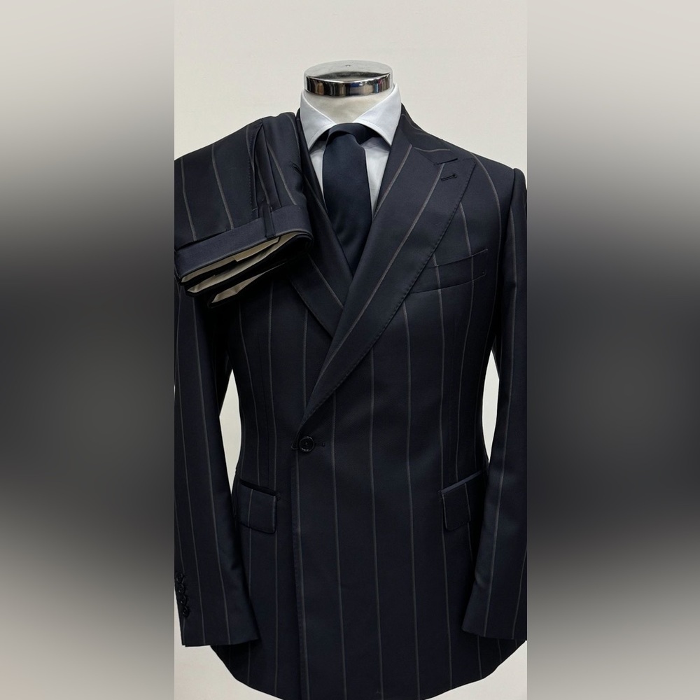 Navy pinstripe 100% super 150 Cerruti 1881 one button double breasted wool suit